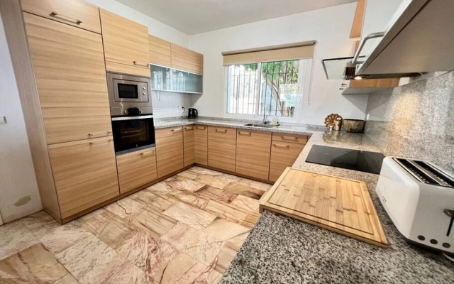 Beautiful Villa With Pool Scenic Views Sleeps 8