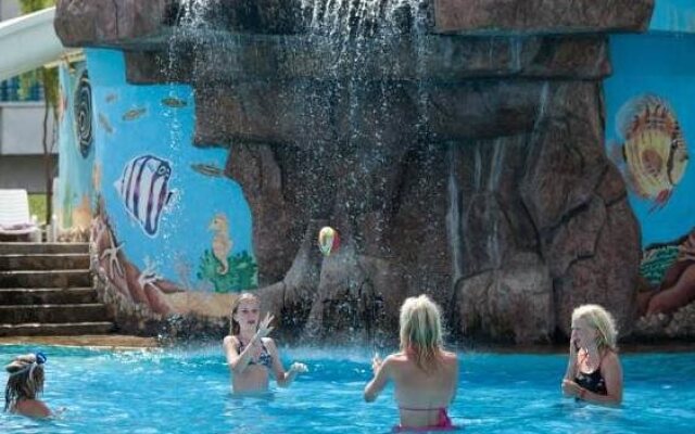 Perla Beach Club