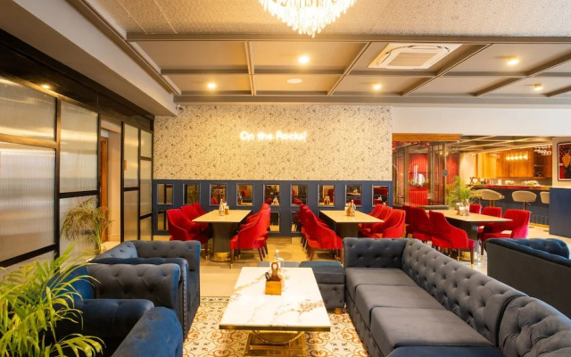 Moustache Rishikesh Luxuria