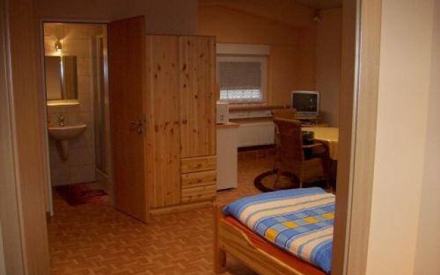 Econo Motel Goelzer