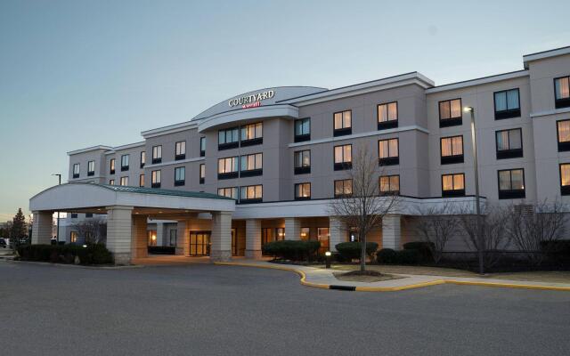 Courtyard by Marriott Republic Aprt Long Island/Farmingdale