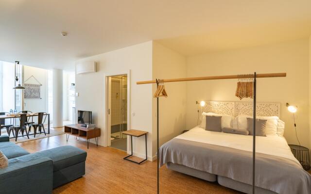 On Trend Nightlife Studio 303