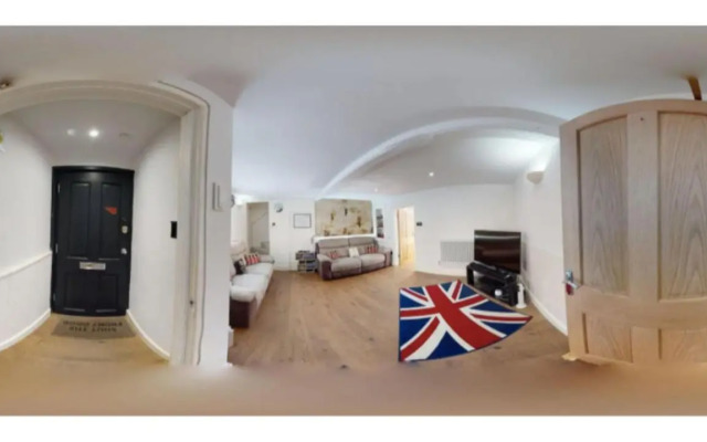 Modern, Chic 3BR Townhouse in Central Oxford