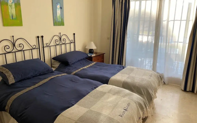 Lovely 2-bed Apartment in Elviria Nr Marbella