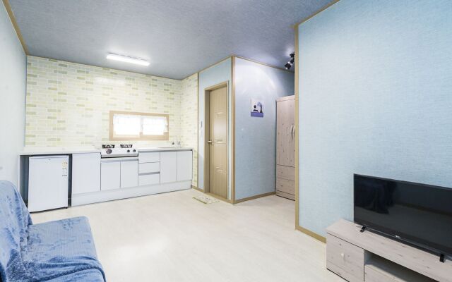 Brassica Flower Pension