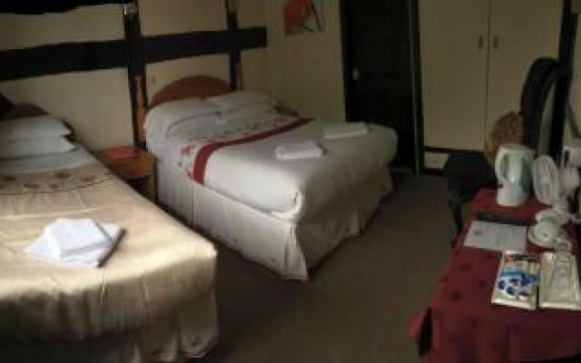 The Tudor House Inn