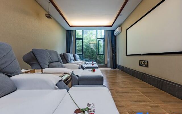 Li Jing Hotel Mile