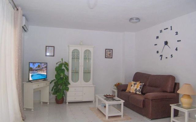 Spacious 2 Bed Apartment in Calahonda