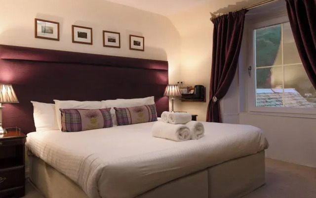 Loch Leven Hotel & Distillery