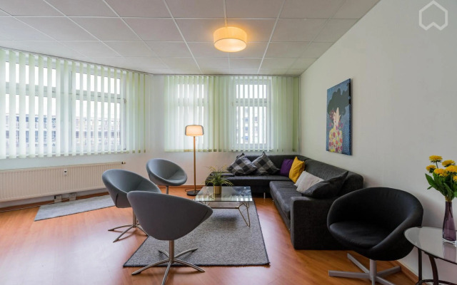 Spacious and modern furnished apartment for 10 guests