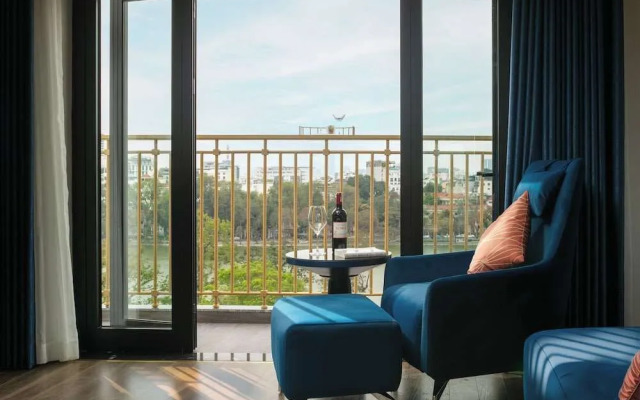 Aurora Oriental Hotel