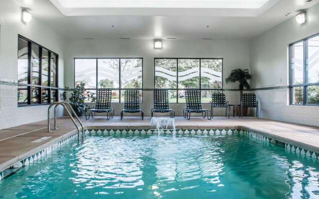 Quality Inn Near Walden Galleria Mall