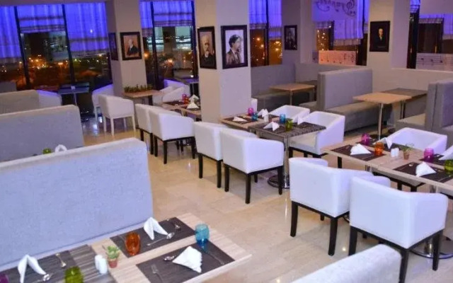 Golden Tulip Adef Oran