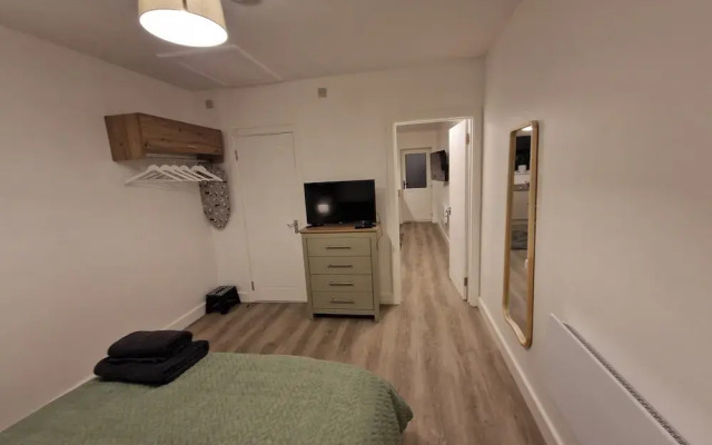 Cozy Apartment at Highbanks The Annex
