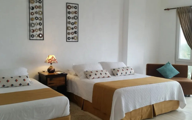 Sanctuary Puerto Cayo Lodge