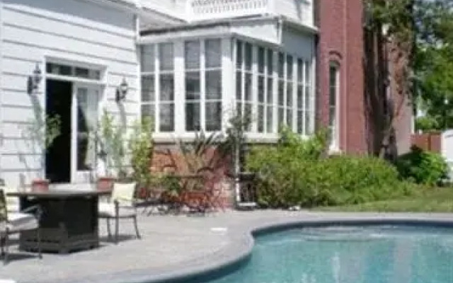 Grace Manor Inn