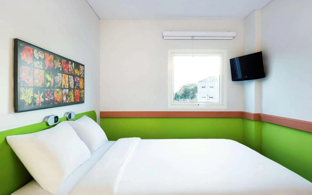 Ibis Budget Semarang Tendean