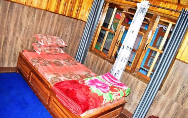 Delo Lake Homestay