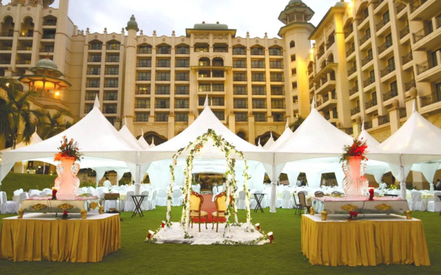 Palace Of The Golden Horses Hotel