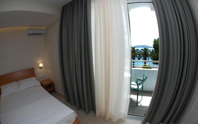 Hotel Ari 2 (Sarandë)