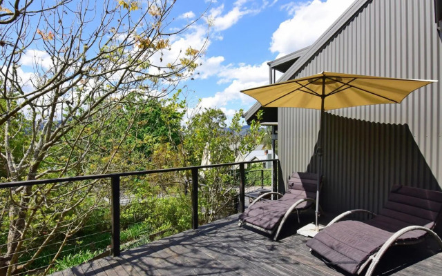 Cloudsong Chalet 2 - Close to the village centre!