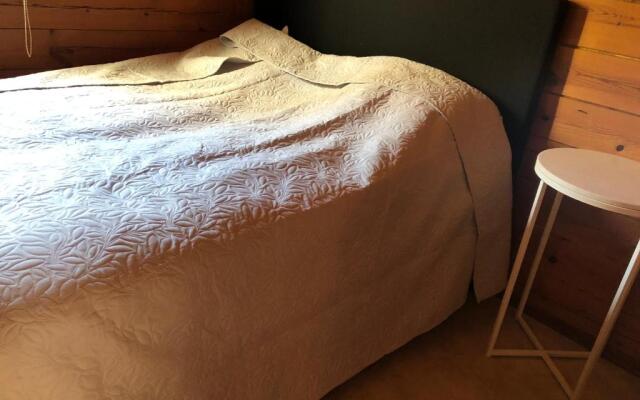 Three Rooms stuga i stugby near National Park
