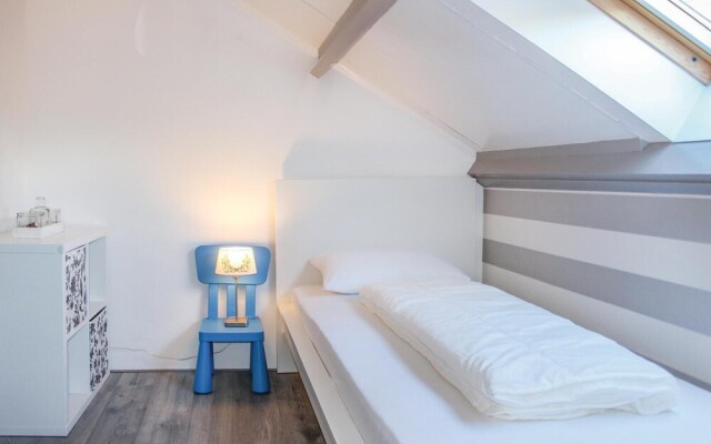 Stunning Home in Bruinisse With 3 Bedrooms and Wifi