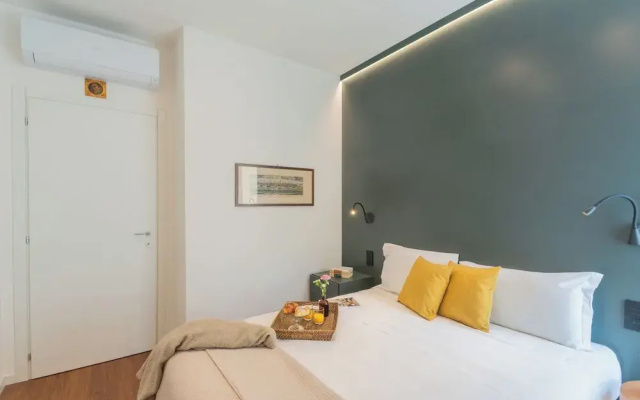 Como Volta Square With Terrace by Rent all Como