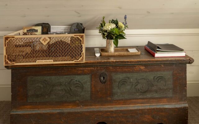 Eleven Scarp Ridge Lodge