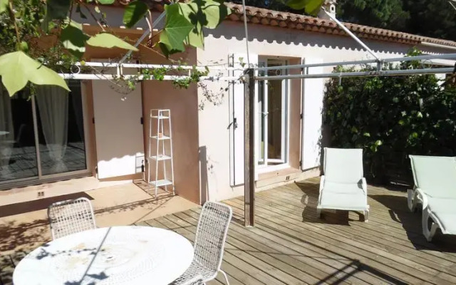 Jolie petite maison Sainte-Anne au calme -Deux pas des plages et du centre de Saint-Tropez