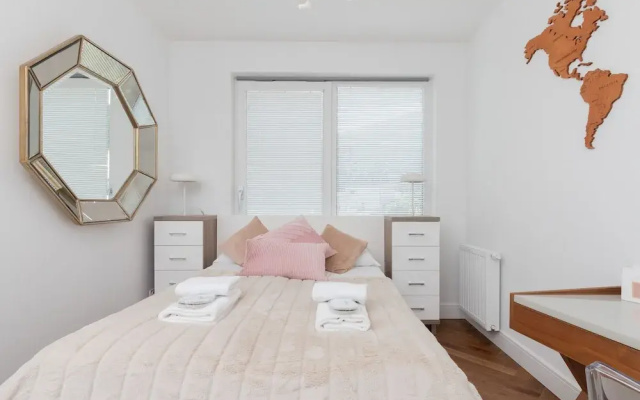 Stylish Apartment by Renters Prestige