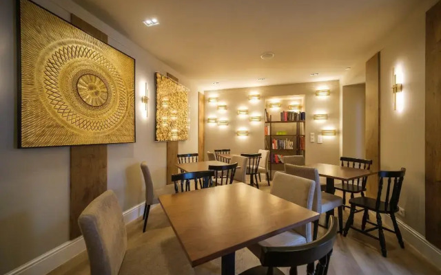 Azores Book Hotel