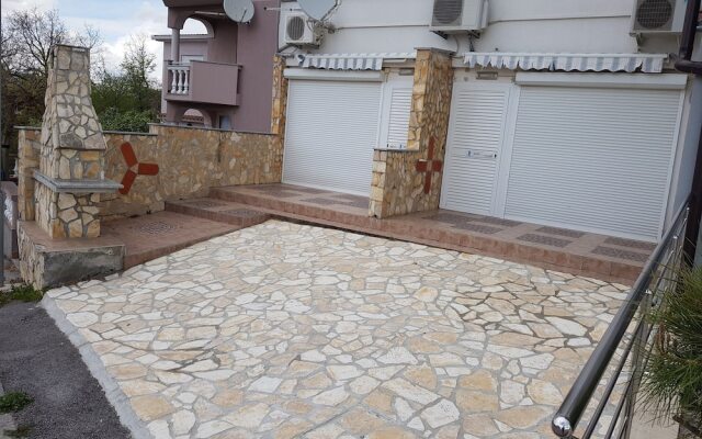 Apartment Misel With Bedrooms With Terrace and sea View