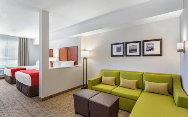 Comfort Inn & Suites