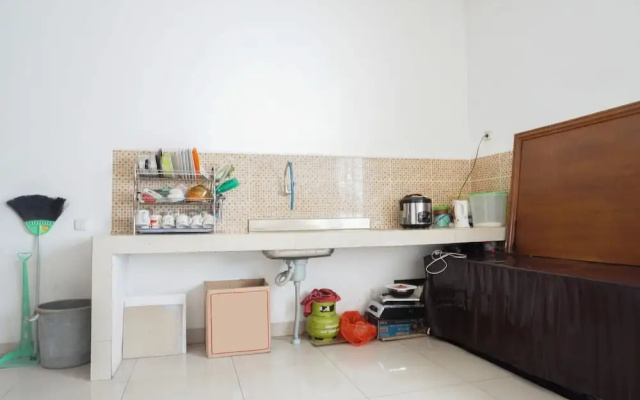 Residences by RedDoorz Syariah @ Buah Batu