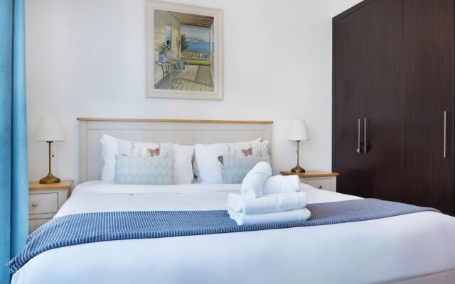 Stunning Apartment w Dubai Marina View