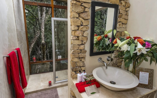 Trogon House and Forest spa