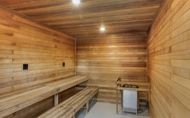 Best Western Plus Landmark Inn