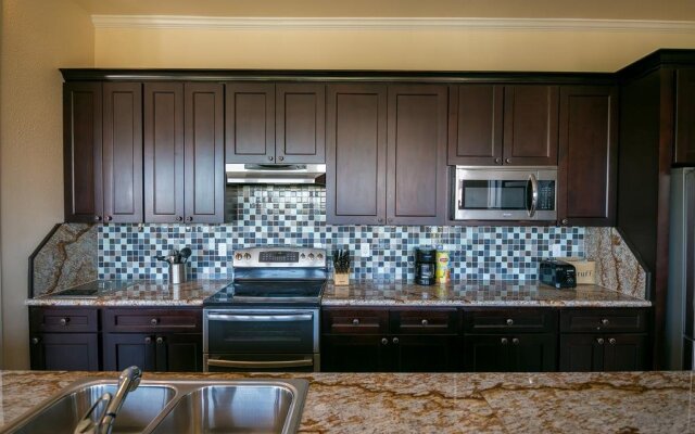Carondelet Street Modern Suites