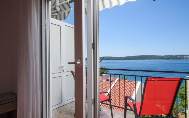 A1-apt w. Shared Pool & Balcony,next to the Beach