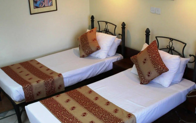 Mayhouse 680 Hotel