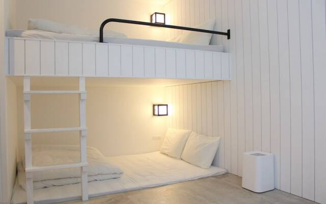 Sekai Hotel Yanagi - Hostel