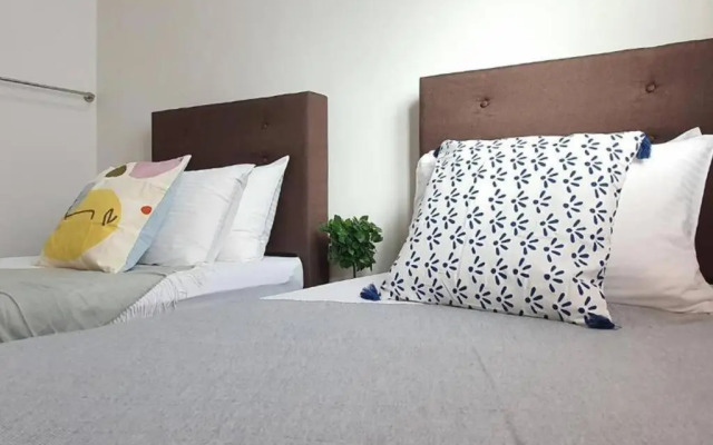 Ipoh Meru Landed Semi D by BeeStay 12 Pax