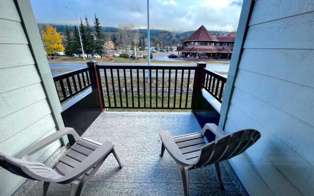 Canadian Rockies Chalets