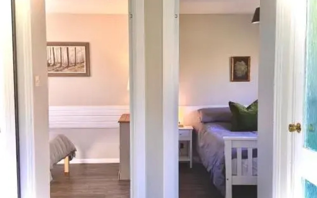 Farr Bay Inn