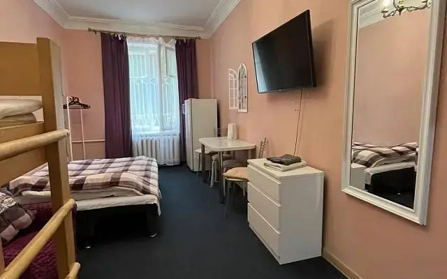 Family House Furnished room on Independence Avenue