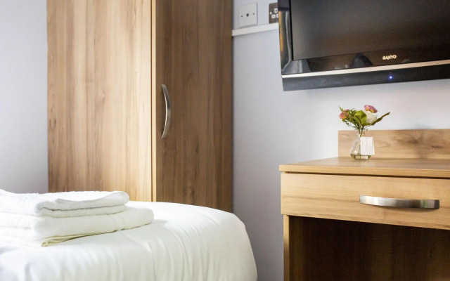 Wellesley Hotel
