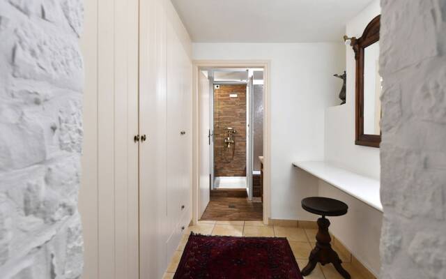 Lithos Stone Suites