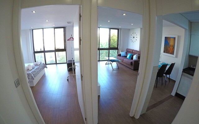 Gran Bulevar Apartment by JITKey
