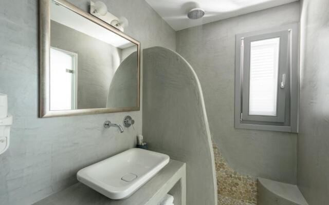 Enalion White Suites Oia